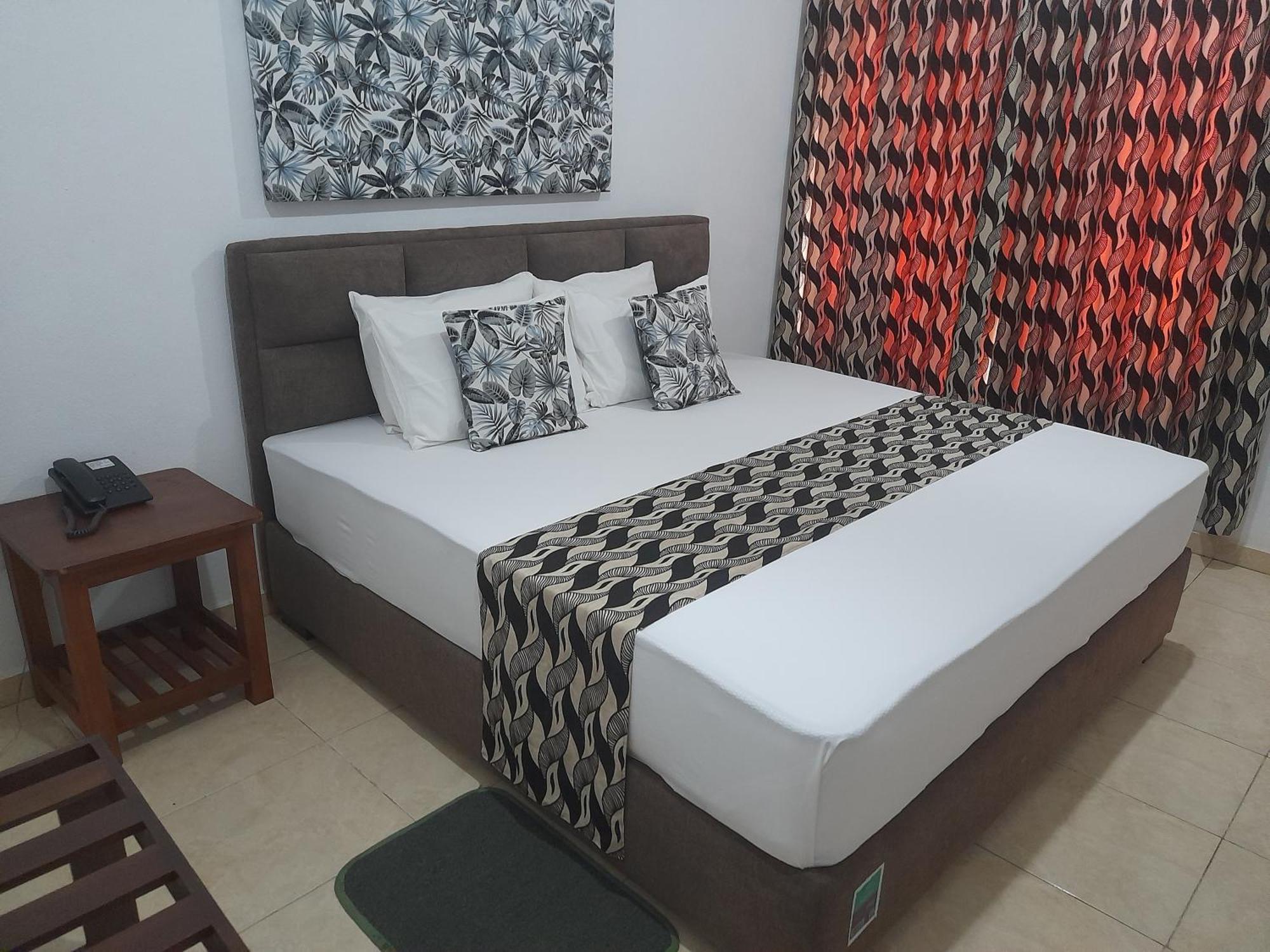 Larn'S Villa Hotel & Apartment Wadduwa Exterior photo