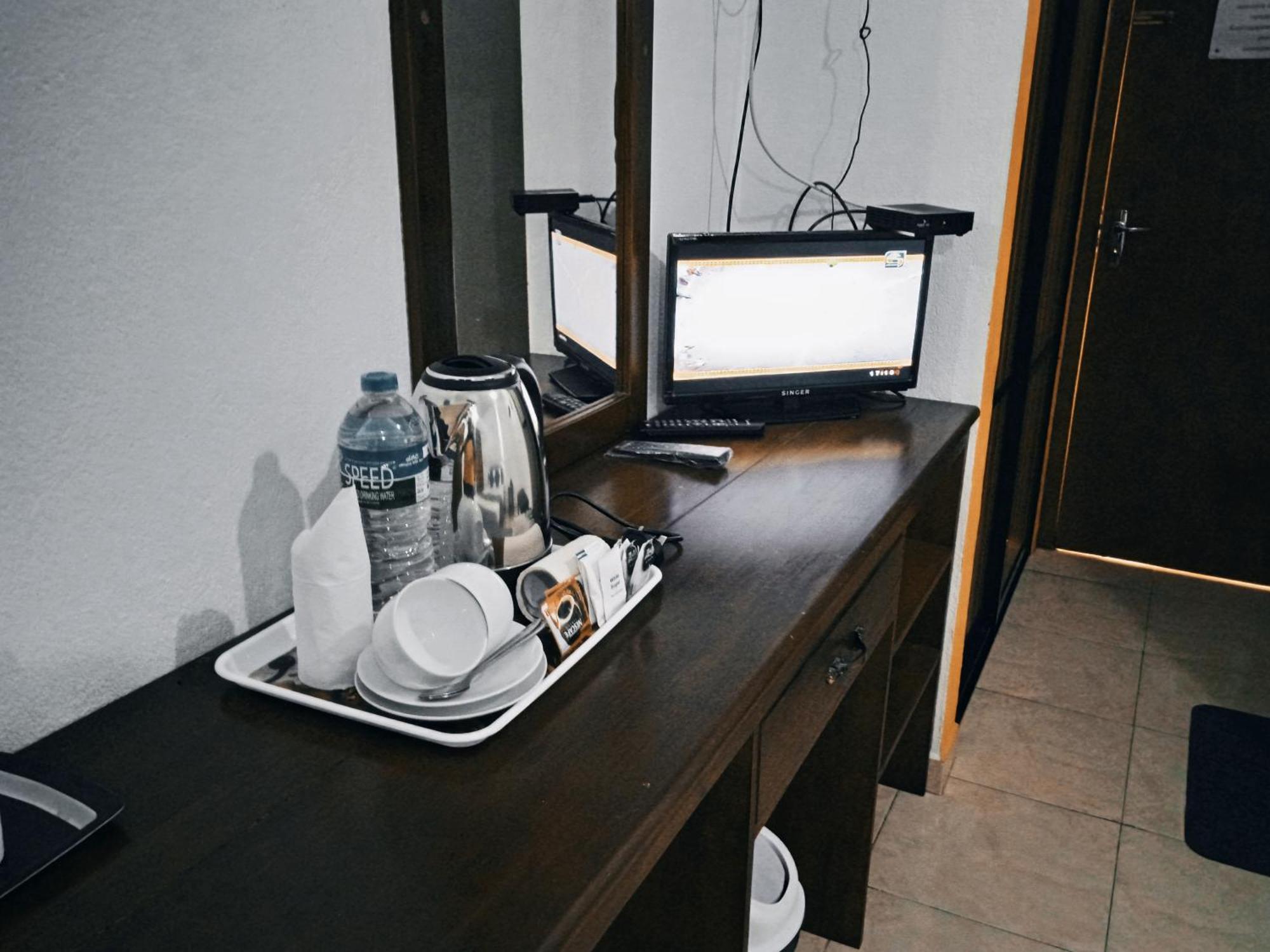 Larn'S Villa Hotel & Apartment Wadduwa Room photo